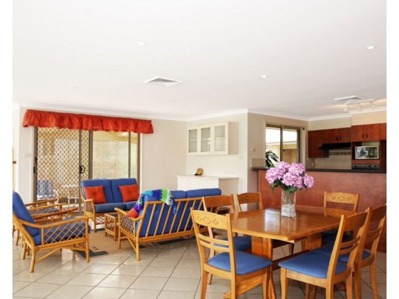 71 Sheraton Circuit, Bomaderry NSW 2541