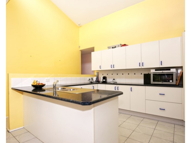 13 Chestnut Avenue, Bomaderry NSW 2541