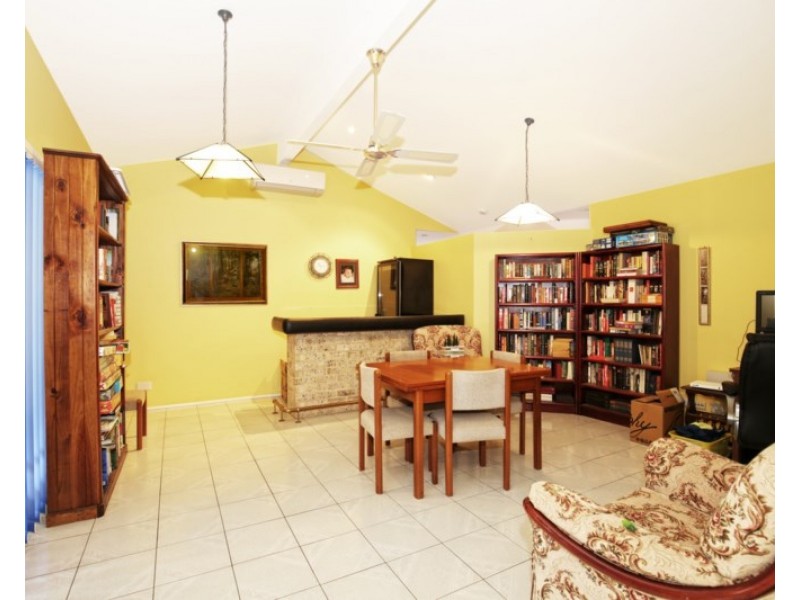13 Chestnut Avenue, Bomaderry NSW 2541