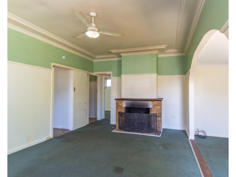 10 Dalwah Street, Bomaderry NSW 2541