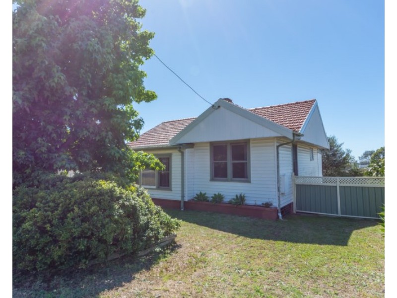 10 Dalwah Street, Bomaderry NSW 2541