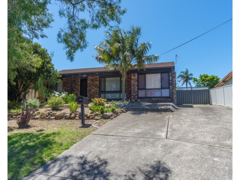 27 Crookhaven Drive, Greenwell Point NSW 2540
