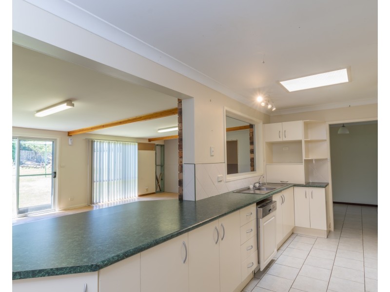 27 Crookhaven Drive, Greenwell Point NSW 2540