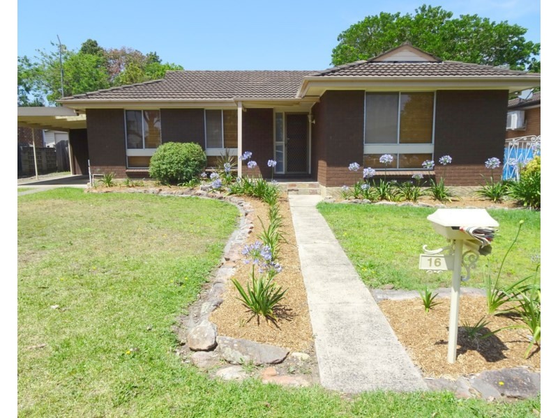 16 Castle Glen, North Nowra NSW 2541