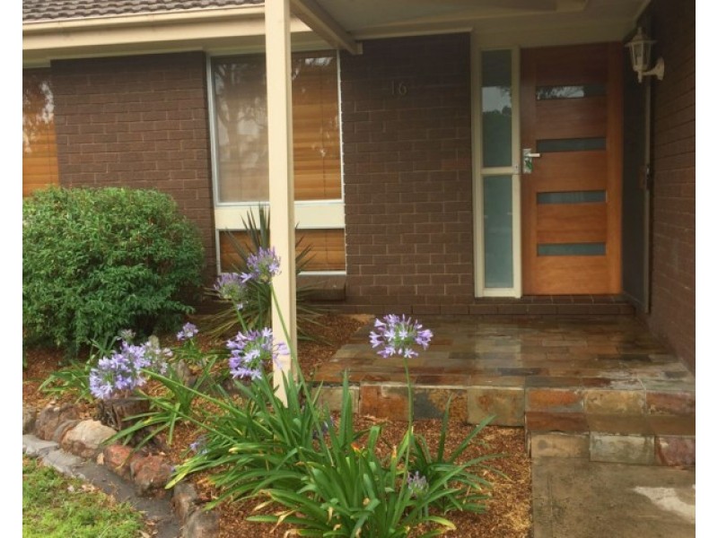 16 Castle Glen, North Nowra NSW 2541