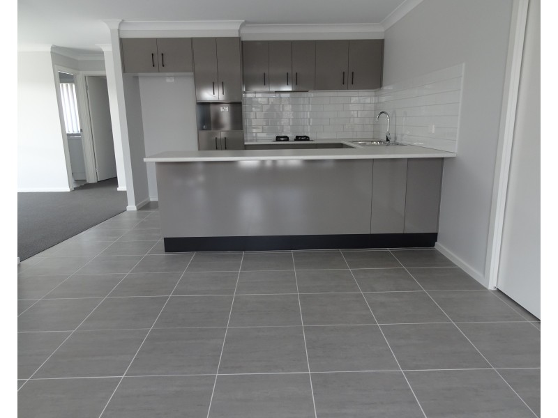 99 Albatross Road, West Nowra NSW 2541