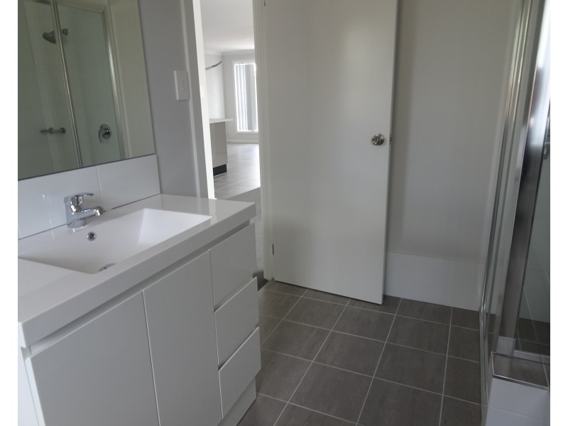 99 Albatross Road, West Nowra NSW 2541