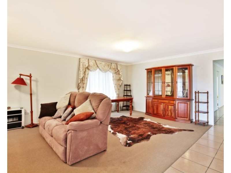 16 Carrington Park Drive, Nowra NSW 2541