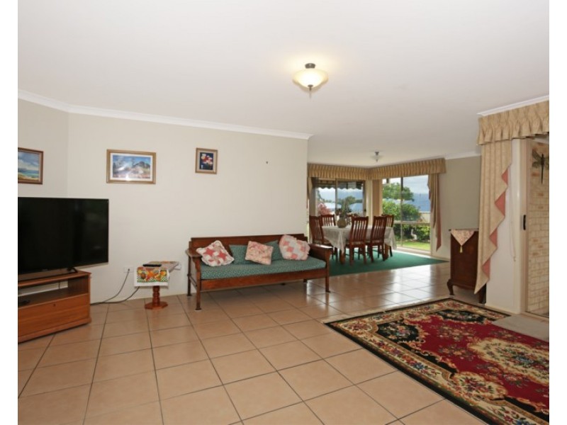 16 Carrington Park Drive, Nowra NSW 2541