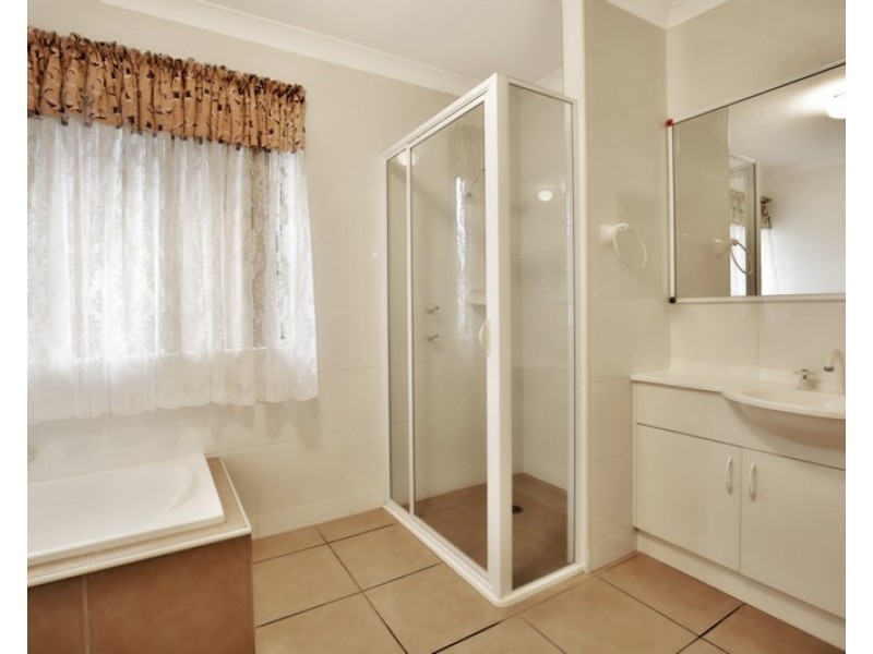 16 Carrington Park Drive, Nowra NSW 2541