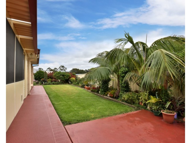 16 Carrington Park Drive, Nowra NSW 2541