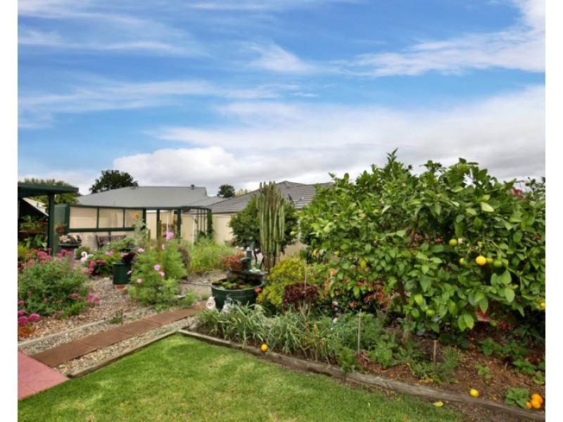 16 Carrington Park Drive, Nowra NSW 2541