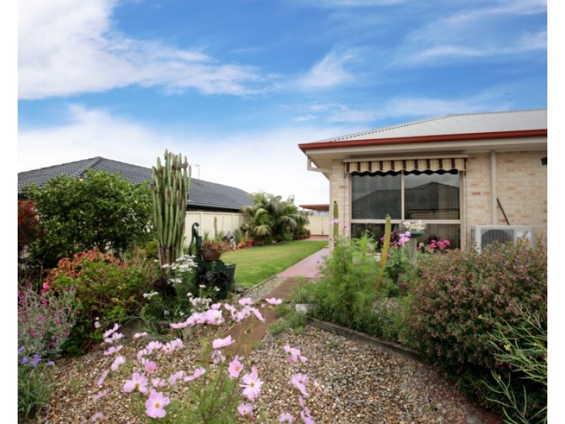 16 Carrington Park Drive, Nowra NSW 2541