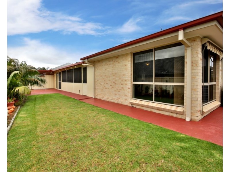 16 Carrington Park Drive, Nowra NSW 2541