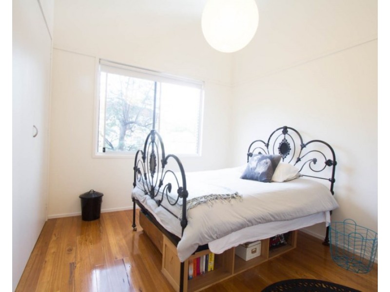 19 Nita Place, Bomaderry NSW 2541