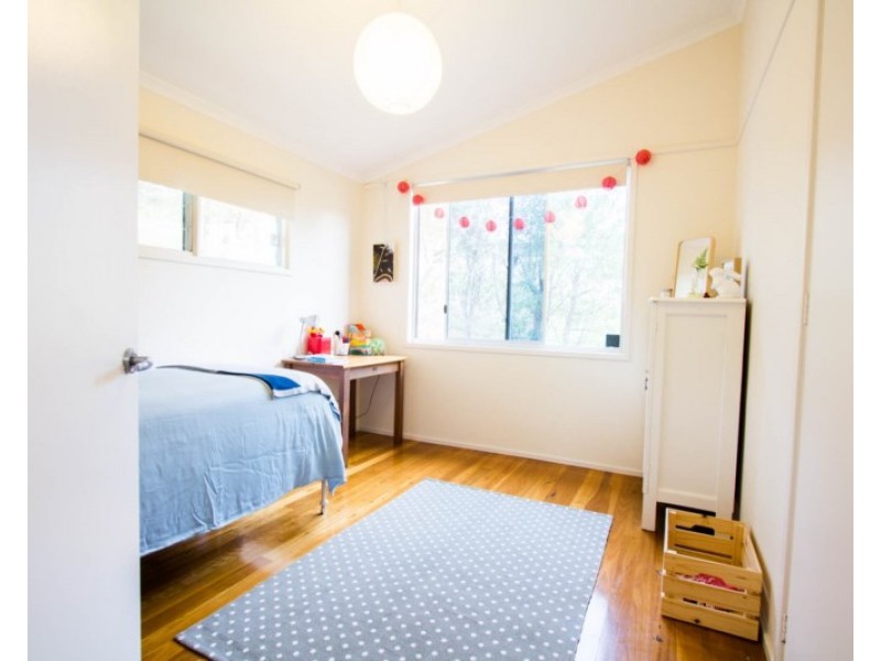 19 Nita Place, Bomaderry NSW 2541