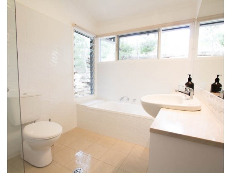 19 Nita Place, Bomaderry NSW 2541