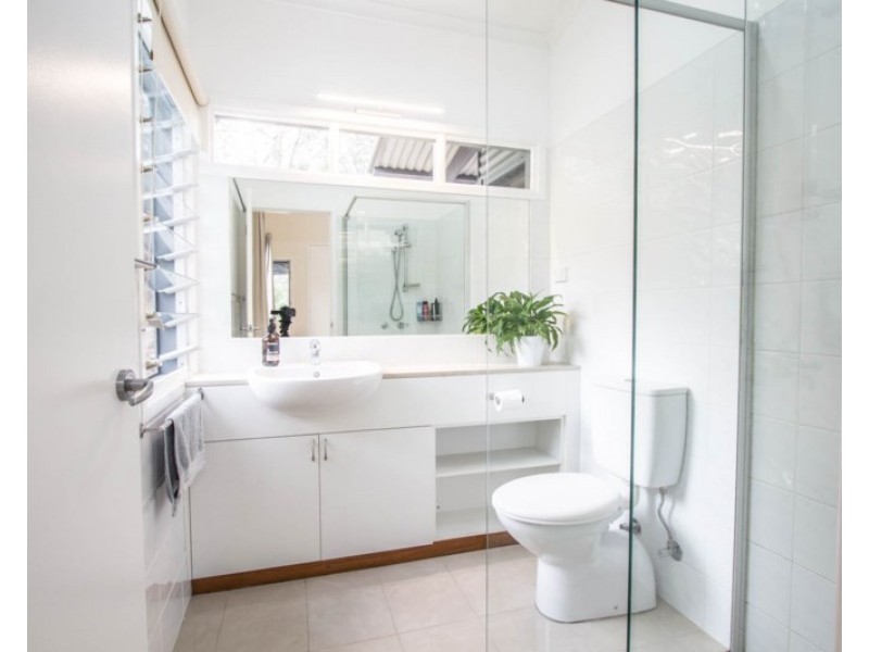 19 Nita Place, Bomaderry NSW 2541