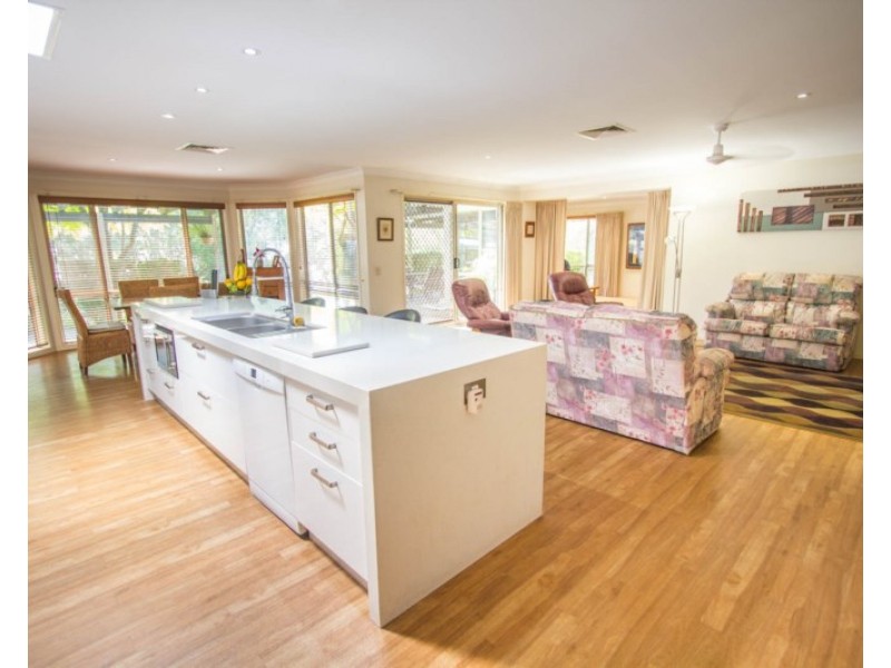 6 Lowana Close, Tapitallee NSW 2540