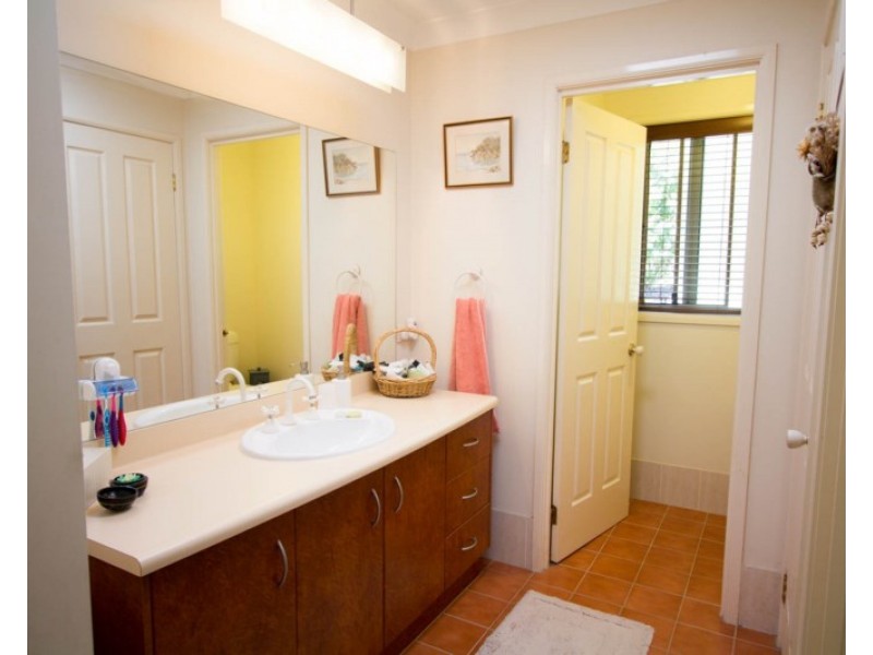 6 Lowana Close, Tapitallee NSW 2540