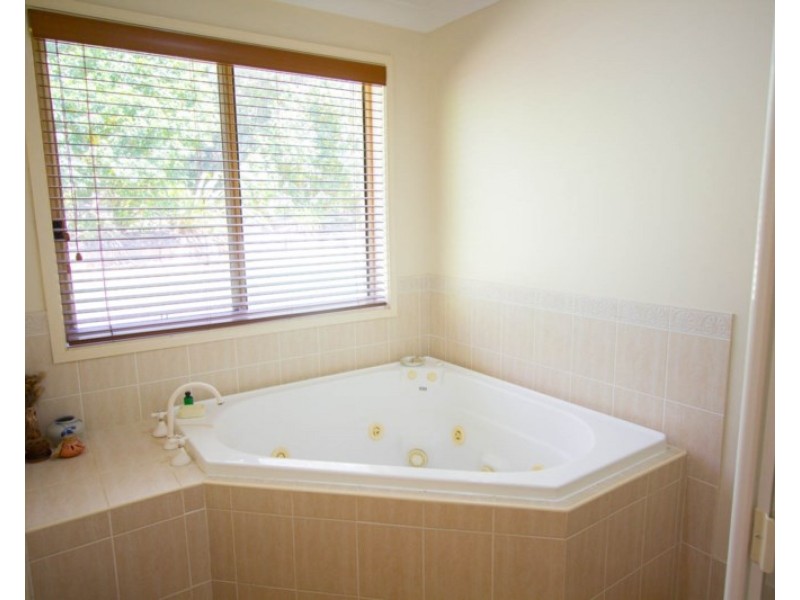 6 Lowana Close, Tapitallee NSW 2540