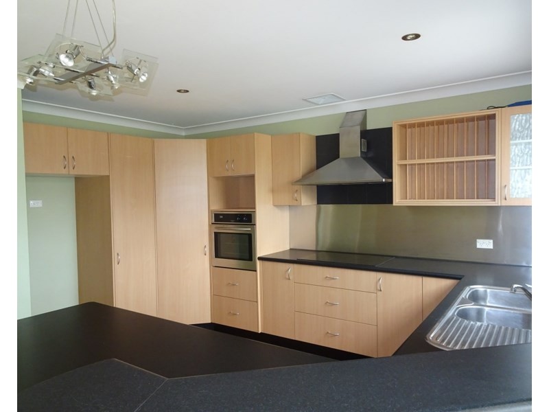 7 Ramsey Grove, Bomaderry NSW 2541