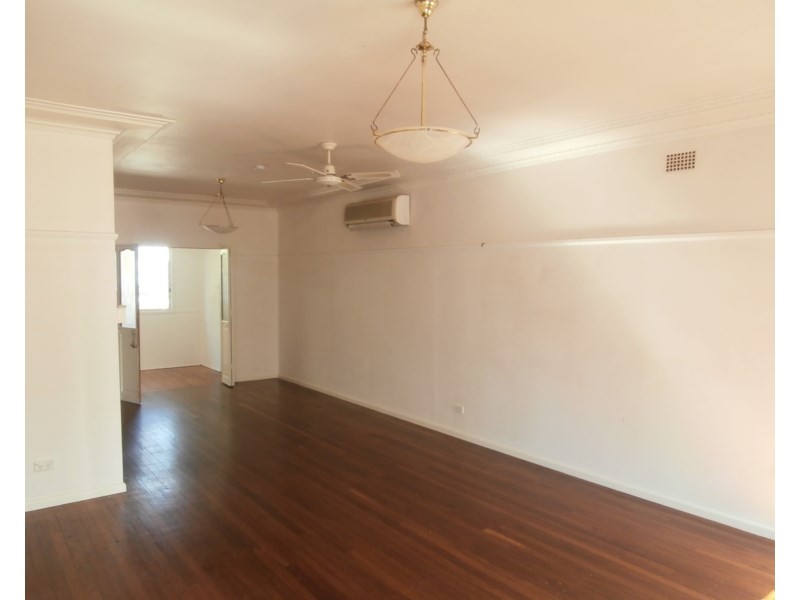 8 Huxley Street, Nowra NSW 2541