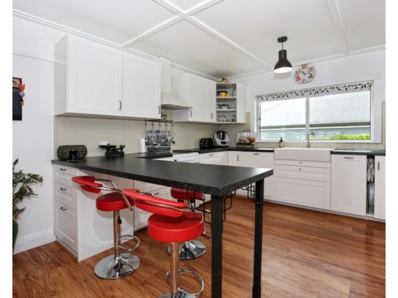 17 Karowa Street, Bomaderry NSW 2541