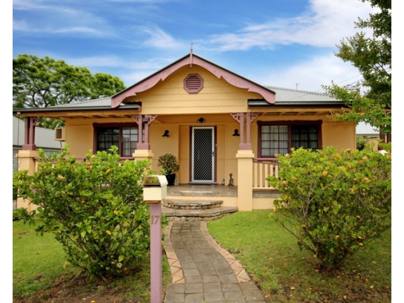 17 Karowa Street, Bomaderry NSW 2541