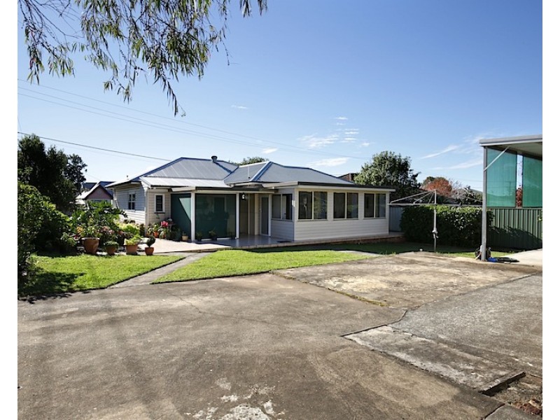 90 Jervis Street, Nowra NSW 2541