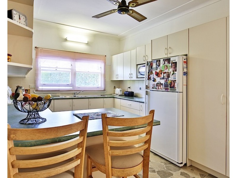 90 Jervis Street, Nowra NSW 2541