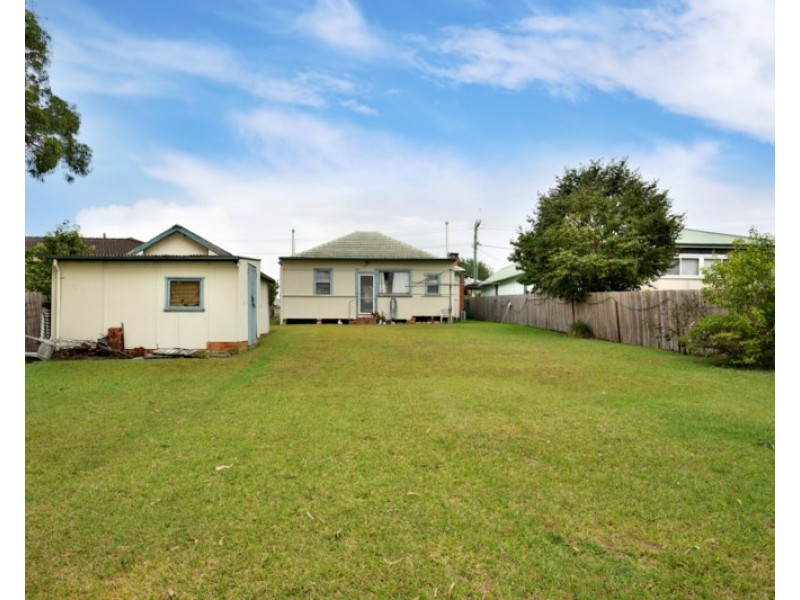 83 Jervis Street, Nowra NSW 2541