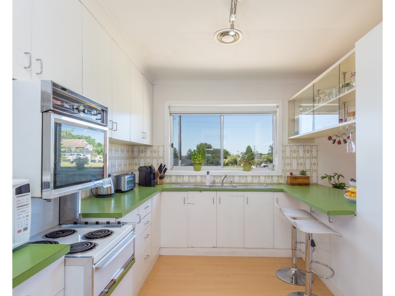 3 Cambewarra Road, Bomaderry NSW 2541