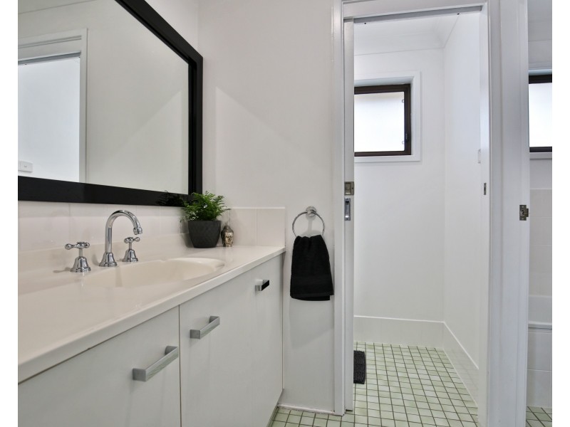 15 Condie Cresent, North Nowra NSW 2541