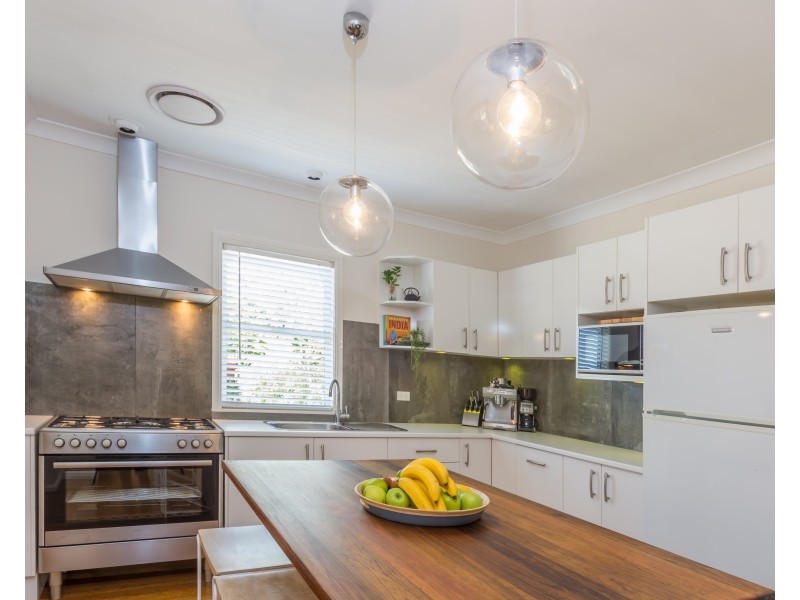 16 Tallayang Street, Bomaderry NSW 2541