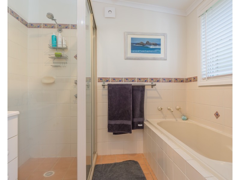 16 Tallayang Street, Bomaderry NSW 2541