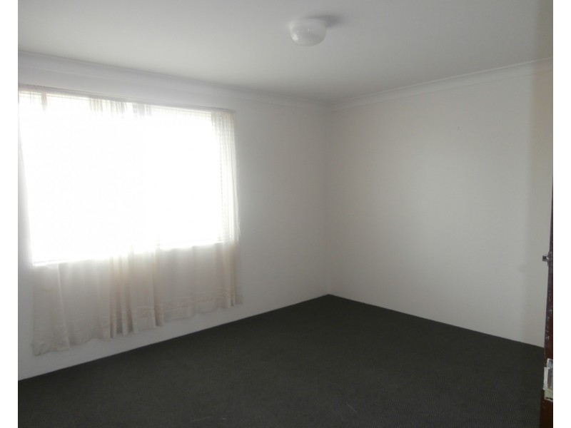 4/45 Brinawarr Street, Bomaderry NSW 2541