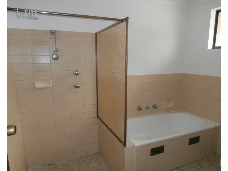 4/45 Brinawarr Street, Bomaderry NSW 2541