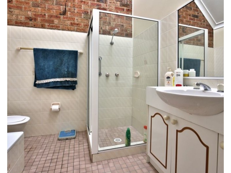 2/24 Bowada Street, Bomaderry NSW 2541