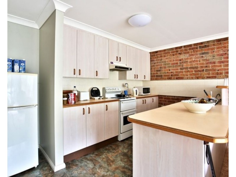 2/24 Bowada Street, Bomaderry NSW 2541