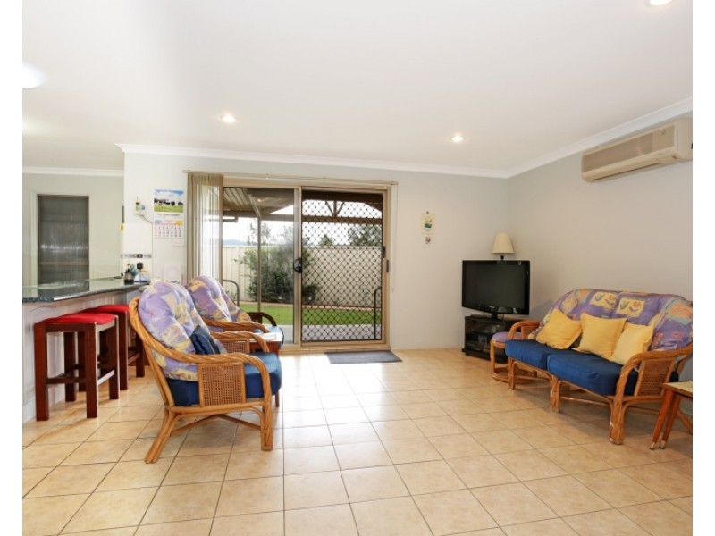 10 Burradoo Crescent, Nowra NSW 2541