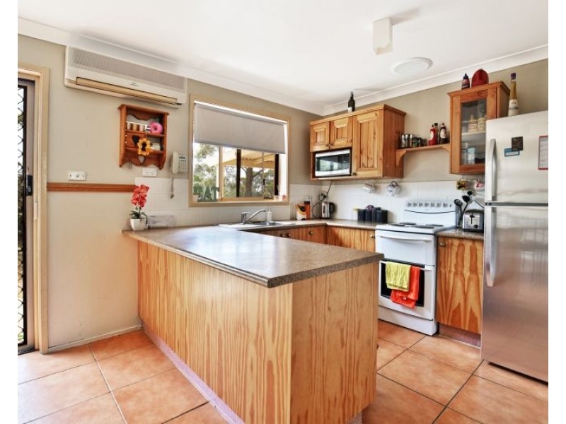 8 Jaycee Avenue, Nowra NSW 2541