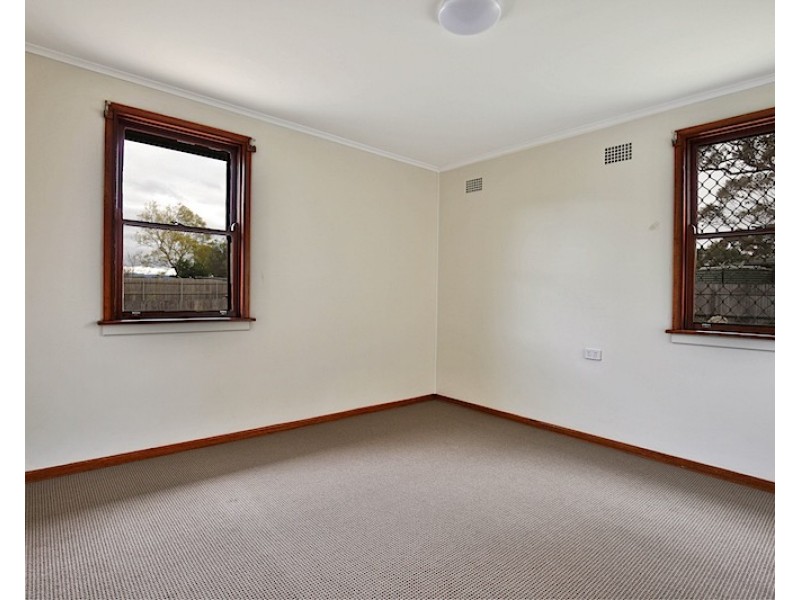 30 Sampson Crescent, Bomaderry NSW 2541