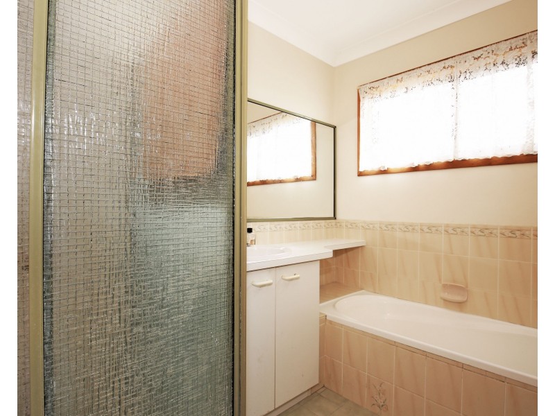 5 Garry Glen, West Nowra NSW 2541