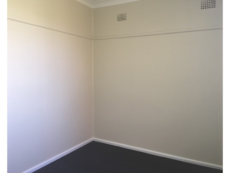 56 Graham Street, Unanderra NSW 2526