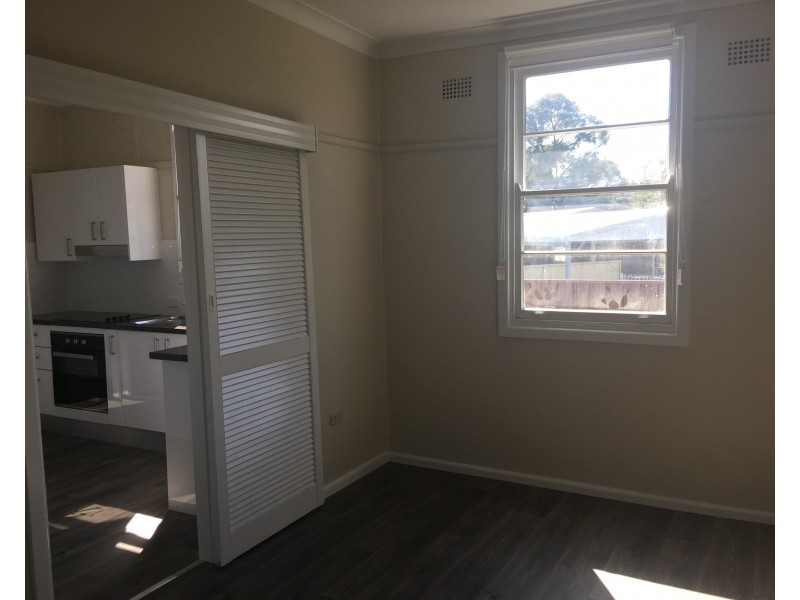 56 Graham Street, Unanderra NSW 2526