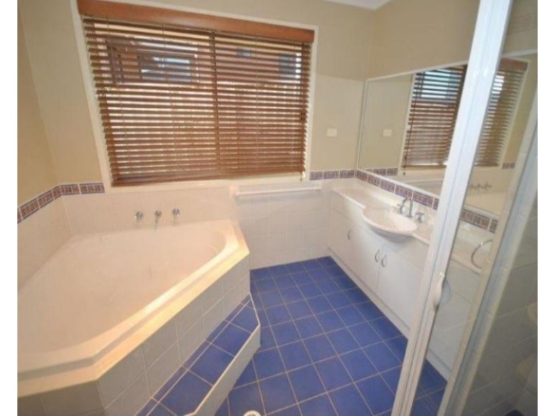 44 Warrigal Street, Nowra NSW 2541