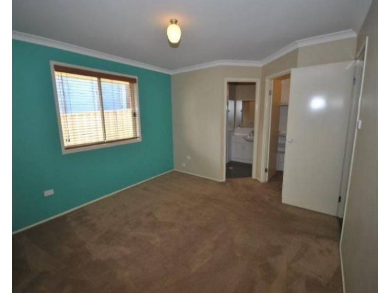 44 Warrigal Street, Nowra NSW 2541