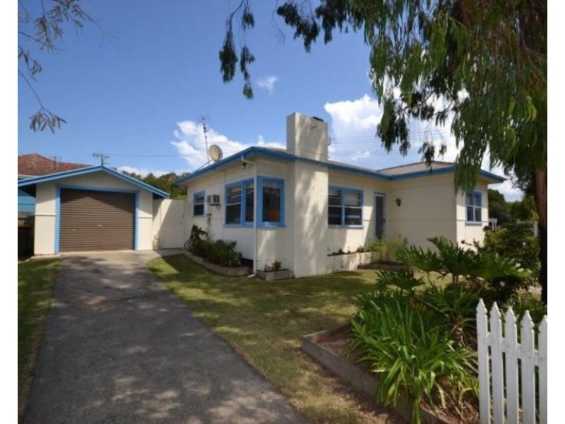 2A Ernest, Nowra NSW 2541