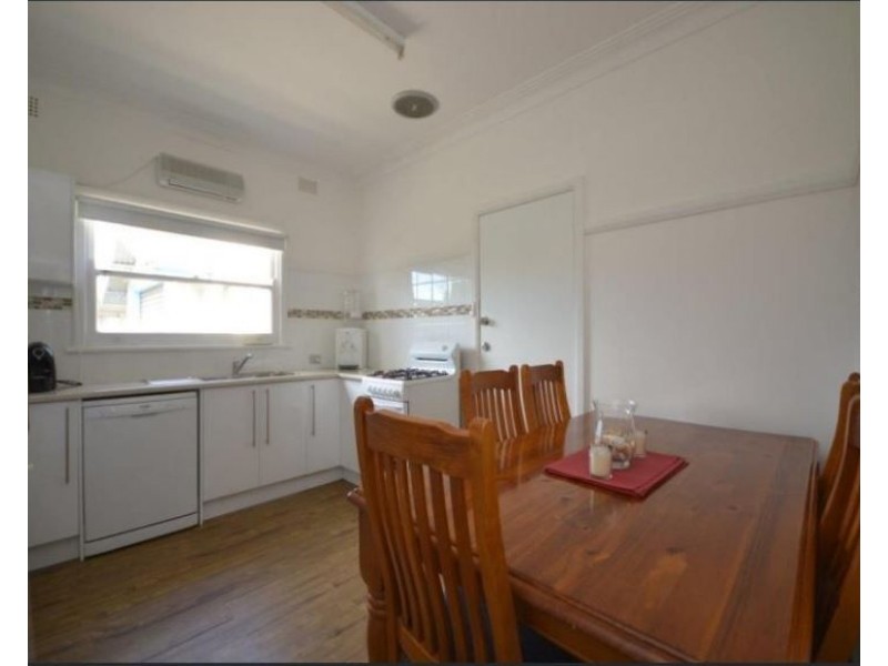 2A Ernest, Nowra NSW 2541